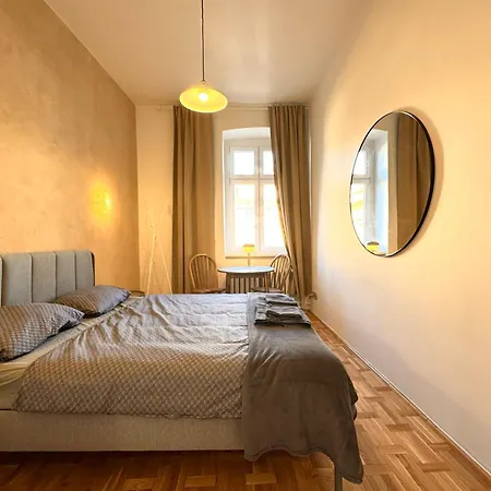 Kazimierza Wielkiego - Quiet In The Center *