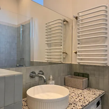 Kazimierza Wielkiego - Quiet In The Center Wrocław