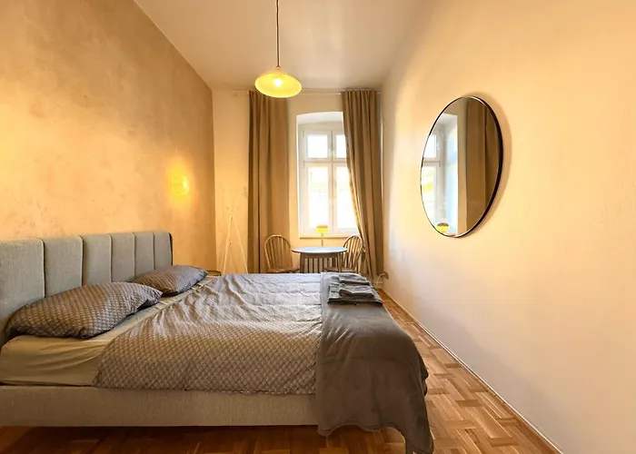 Kazimierza Wielkiego - Quiet In The Center *