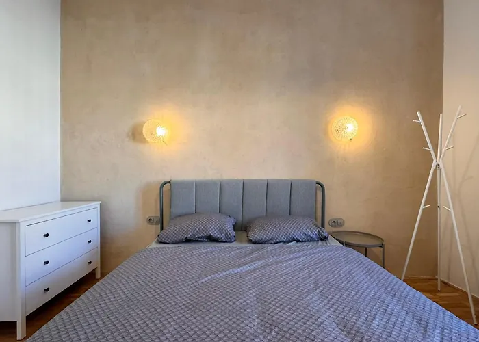 Kazimierza Wielkiego - Quiet In The Center Wrocław