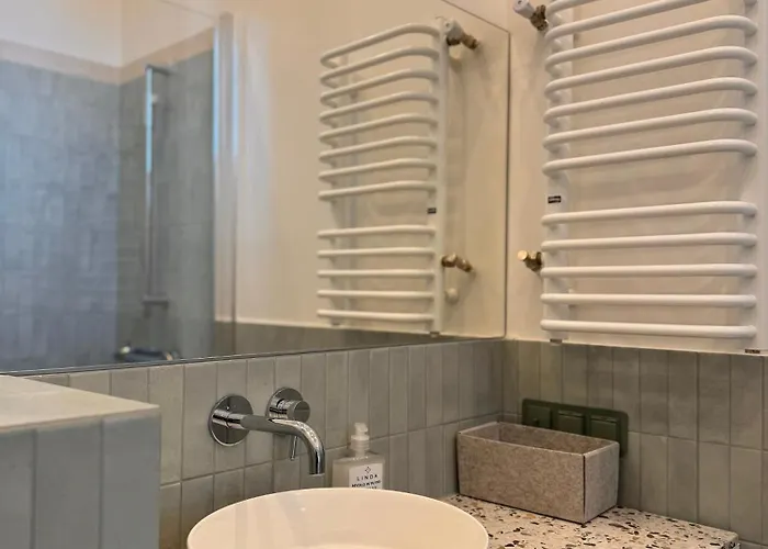 Kazimierza Wielkiego - Quiet In The Center Wrocław